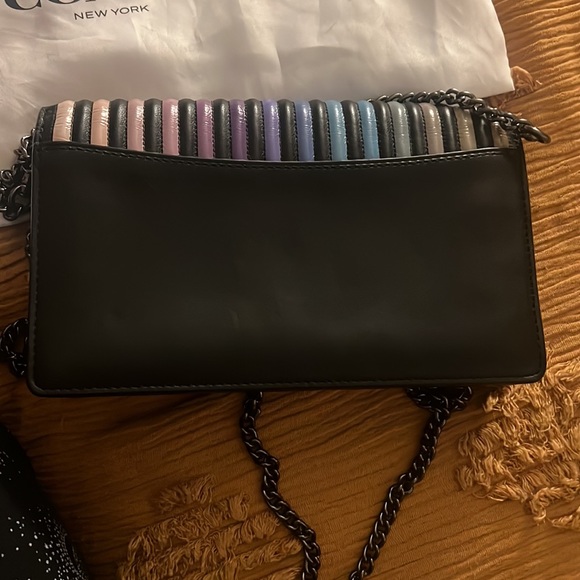 Quilted Lambskin Colored coach wallet - Picture 4 of 7